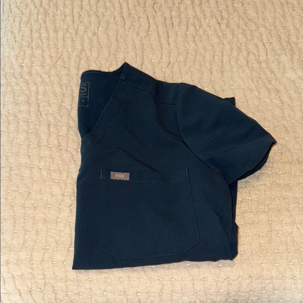 Figs Dark Harbor Scrub Top